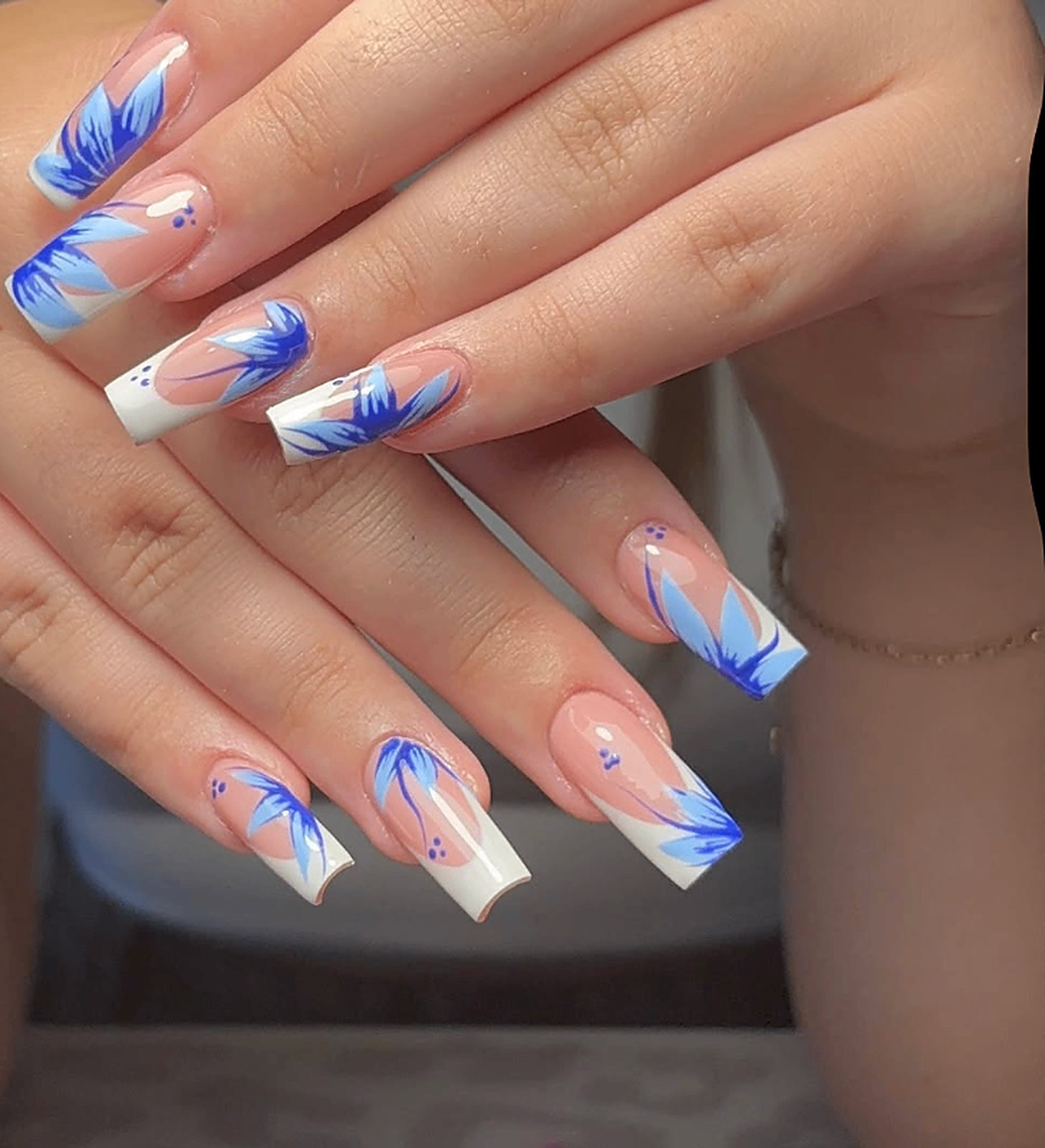 Carré long · floral bleu dégradé